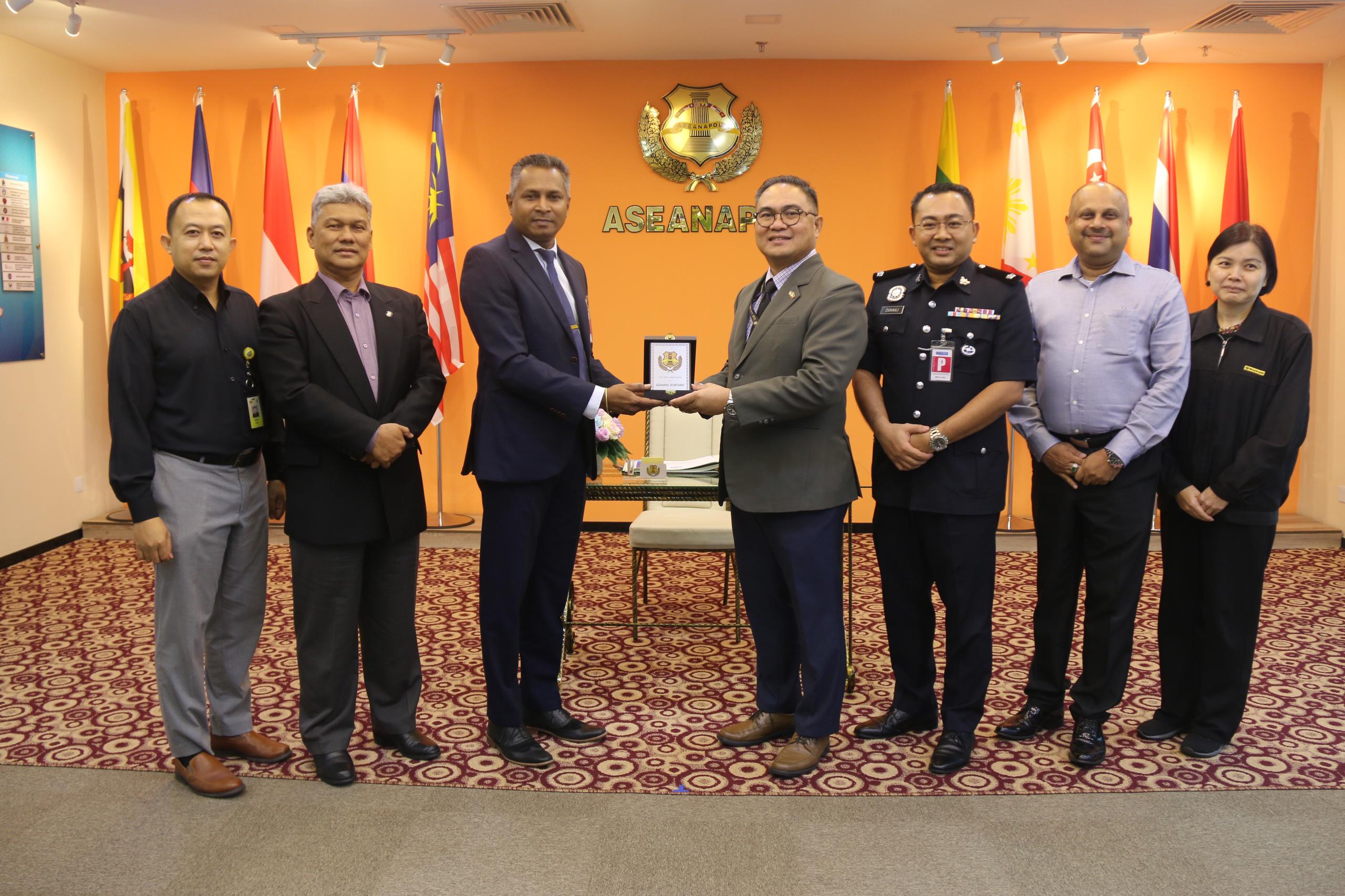 WORKING VISIT BY NCB/INTERPOL OF ROYAL MALAYSIA POLICE TO ASEANAPOL ...